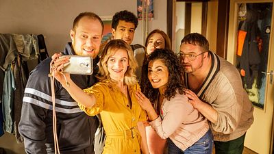 bild aus der news Heute Abend gratis streamen: Dieser deutsche Serien-Geheimtipp wird euch blendend unterhalten!