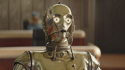 bild aus der news "Ich glaube euch nicht": "Star Wars"-Fans sind entsetzt, als sie nach Jahrzehnten C-3PO endlich richtig sehen