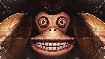 bild aus der news Völlig affig! Stephen Kings "The Monkey" mutiert zum Mockbuster-Horrortrash: Abgefahrener Trailer zu "The Jolly Monkey"