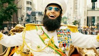 bild aus der news Sacha Baron Cohen als dreister "Diktator" in Eröffnungsszene