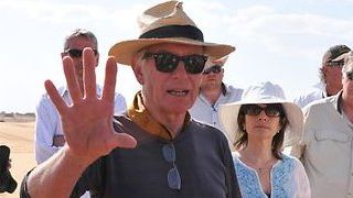 bild aus der news "Die Truman Show"-Regisseur Peter Weir verfilmt Gothic-Thriller "The Keep"