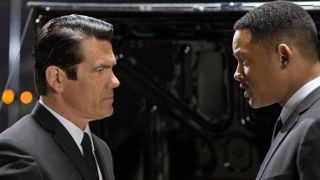 bild aus der news Will Smith rät Josh Brolin zu warmem Bier im neuen Clip zu "Men in Black 3"