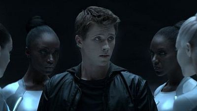 bild aus der news "Tron 3": Garrett Hedlund kehrt als Jeff Bridges' Film-Sohn Sam Flynn zurück