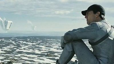 Rauer Look auf zwei neuen Postern zum Sci-Fi-Drama "Oblivion" mit Tom Cruise und Morgan Freeman
