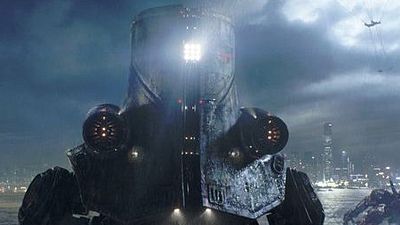 bild aus der news "Pacific Rim": Neues Bild aus Guillermo Del Toros Action-Blockbuster mit dem Schädel eines Riesen-Aliens