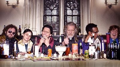 bild aus der news Versoffene Dämonen enthauptende Priester im ersten Trailer zur amerikanischen Horror-Komödie "Hellbenders"