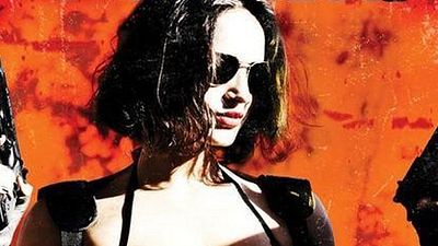 bild aus der news Blutrünstige Söldnerin mit Maschinengewehr in ersten Trailern zu "Bring Me The Head Of The Machine Gun Woman"