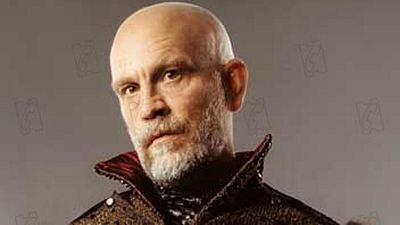 bild aus der news John Malkovich als russischer Unterwelt-Pate im neuen Trailer zu "Siberian Education"