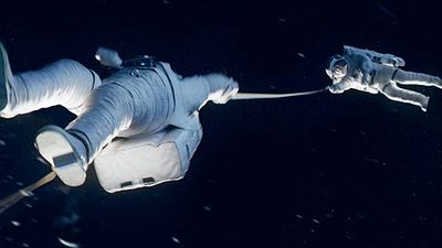 bild aus der news Spannender dritter Teil des "Gravity"-Trailer-Trios: George Clooney und Sandra Bullock stoßen auf Hindernisse im All