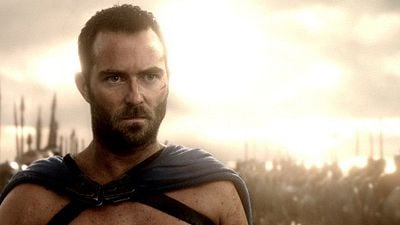 bild aus der news Sullivan Stapleton in einer Woge aus Blut auf neuem Motion-Poster zu "300: Rise of an Empire"