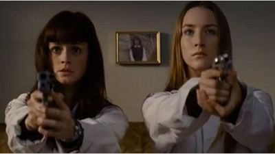 Alexis Bledel und Saoirse Ronan als Killer-Pärchen gegen James Gandolfini im Trailer zu "Violet & Daisy"