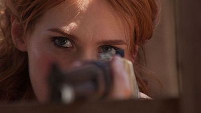 bild aus der news "Mad Men"-Star January Jones wird im neuen Trailer zum Western "Sweetwater" zum Rache-Engel