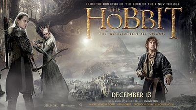 bild aus der news "Der Hobbit: Smaugs Einöde": Ein Hobbit, viele Elben und Co. versammeln sich auf gigantischem Banner