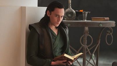 bild aus der news Loki-Einzelfilm: Tom Hiddleston kann sich den "Thor"-Bösewicht als Nachtclub-Besitzer in den 70er Jahren vorstellen
