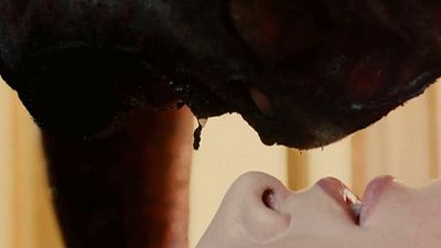 bild aus der news Nacktmodel Micaela Schäfer im Angesicht des Todes im ersten Trailer zu "Seed 2: The New Breed"