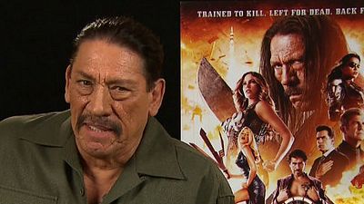 bild aus der news "Machete Kills": Danny Trejo grüßt die FILMSTARTS-User und präsentiert den deutschen Trailer zu "Machete 2"