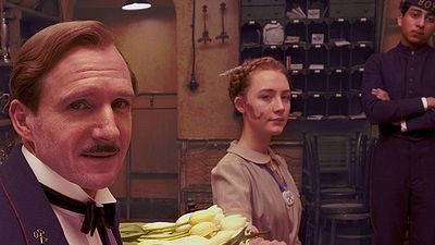 bild aus der news Auf der Flucht vor dem Gesetz: Ralph Fiennes im neuen Ausschnitt aus "Grand Budapest Hotel"