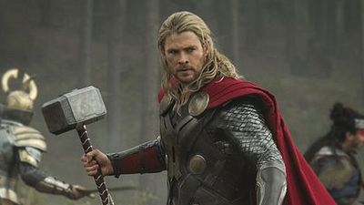 bild aus der news Video zu "Thor 2 - The Dark Kingdom": Chris Hemsworth und Tom Hiddleston haben im Gag-Reel viel Spaß