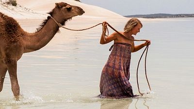 bild aus der news "Leave Everything Behind" - Neuer Trailer zum Wanderabenteuer "Spuren" mit "Stoker"-Darstellerin Mia Wasikowska 