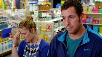 So macht Urlaub Spaß: Drew Barrymore und Adam Sandler auf lustigen Figurenpostern zur Komödie "Urlaubsreif"