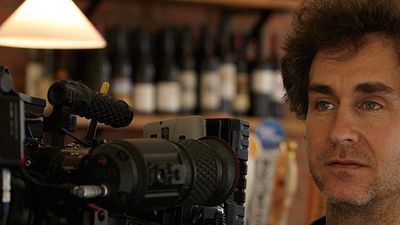 bild aus der news "The Edge of Tomorrow"-Regisseur Doug Liman für Verfilmung des Sci-Fi-Kinderromans "Railhead" im Gespräch