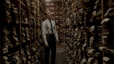 bild aus der news "Im Labyrinth des Schweigens": Alexander Fehling macht im ersten Trailer als Staatsanwalt Jagd auf Nazi-Verbrecher 