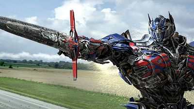 bild aus der news Fußball-Werbespot zu "Transformers 4": Gegen Optimus Prime haben Spieler keine Chance