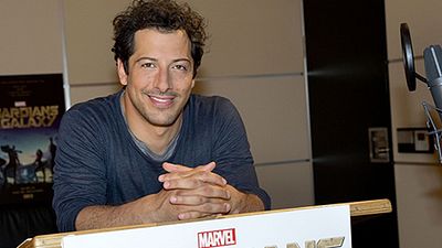 bild aus der news "Guardians Of The Galaxy": Fahri Yardim spricht den wütenden Waschbär Rocket