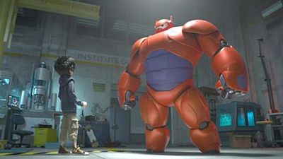 bild aus der news Im deutschen Trailer zu Disneys "Baymax - Riesiges Robowabohu" will Hiro seinen Roboterkumpel in Form bringen