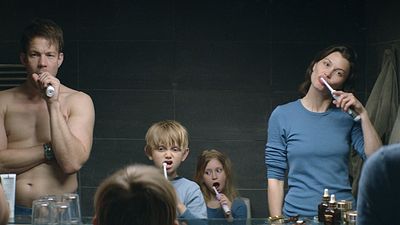 bild aus der news "Höhere Gewalt": Deutscher Trailer zur rabenschwarzen schwedischen Beziehungssatire