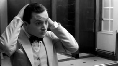 Elijah Wood im ersten Trailer zum Dichter-Drama "Set Fire to the Stars" von  "Downton Abbey"-Regisseur