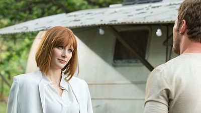 bild aus der news Jetzt auch auf Deutsch: Die Tore zum Vergnügungspark öffnen sich im ersten Trailer zu "Jurassic World"