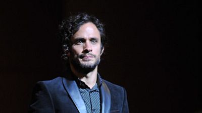 bild aus der news "Mozart in the Jungle": Erster Trailer zu der von Amazon produzierten Serie mit Gael Garcia Bernal als exzentrischer Dirigent