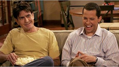 bild aus der news "Two And A Half Men"-Erfinder Chuck Lorre erklärt, wie es zu genau diesem Finale der Serie kam…