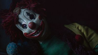 bild aus der news Gruseliger Clown und verschwundenes Kind im neuen Trailer zum "Poltergeist"-Remake 