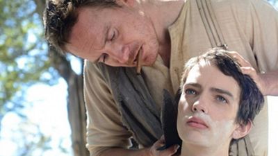 bild aus der news Von Kopfgeldjägern verfolgt: Michael Fassbender und Kodi Smit-McPhee im neuen Trailer zu "Slow West"