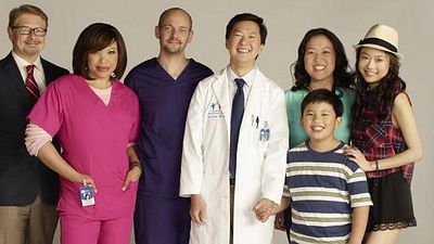 bild aus der news "Hangover"-Star Ken Jeong als Arzt im ersten Trailer zur neuen Sitcom "Dr. Ken"