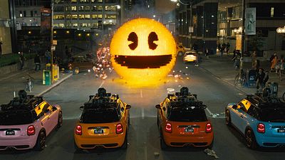 bild aus der news Adam Sandler kämpft nicht nur gegen Pac-Man: Im neuen Trailer zu "Pixels" muss auch ein Schlumpf dran glauben