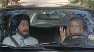 Ben Kingsley gibt Fahrstunden fürs Leben – im ersten deutschen Trailer zur Komödie "Learning to Drive"