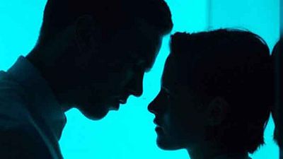 bild aus der news "Equals": Neue Bilder von Kristen Stewart und Nicholas Hoult in der Adaption des Klassikers "1984"