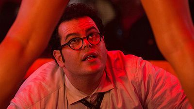 bild aus der news "Pixels"-Star Josh Gad als Filmkritikerlegende Roger Ebert im aberwitzigen Biopic "Russ & Roger Go Beyond"