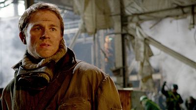 bild aus der news Charlie Hunnam über seinen tränenreichen Ausstieg bei "Fifty Shades Of Grey"