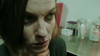 bild aus der news Sex mit einem Geist: Im Trailer zu "Lace Crater" hat Lindsay Burdge einen folgenreichen One-Night-Stand