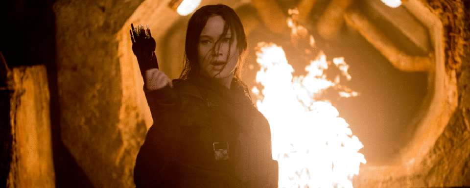 bild aus der news "Die Tribute von Panem 4 – Mockingjay 2": Eine fliegende Katniss präsentiert sich auf dem finalen Poster zum Abschluss der Saga