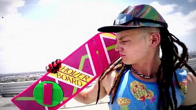 bild aus der news "Zurück in die Zukunft": Auf diesen offiziellen Werbespot für das Hoverboard haben wir nur gewartet!