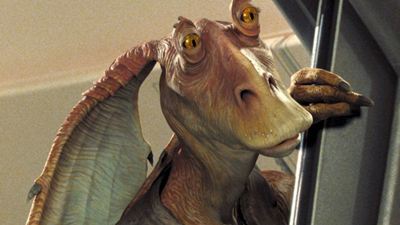 Kurios: Jar Jar Binks reißt das "Star Wars 7: Das Erwachen der Macht"-Poster an sich