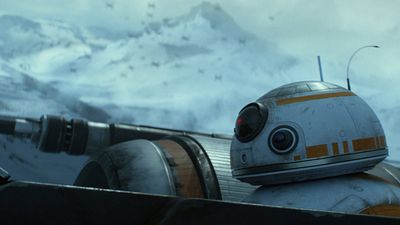 bild aus der news Niedlich: Kugel-Droide BB-8 reagiert auf den neuen Trailer zu "Star Wars 7: Das Erwachen der Macht"