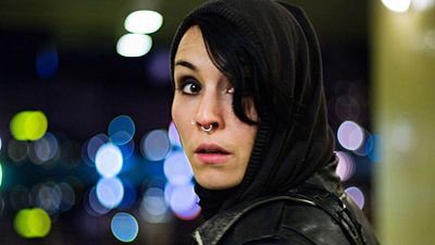 bild aus der news Noomi Rapace sitzt in Michael Manns "Ferrari" neben Christian Bale