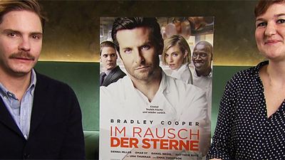 Ein Kuss mit Bradley Cooper: Das FILMSTARTS-Interview zu "Im Rausch der Sterne" mit Daniel Brühl