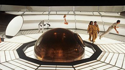 bild aus der news Ken Adam: Legendärer "James Bond"-Szenenbildner gestorben